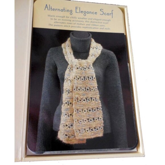 Little Book of Scarves Knitting Patterns on Laminated Cards Scarf Magnetic Close - Picture 6 of 6